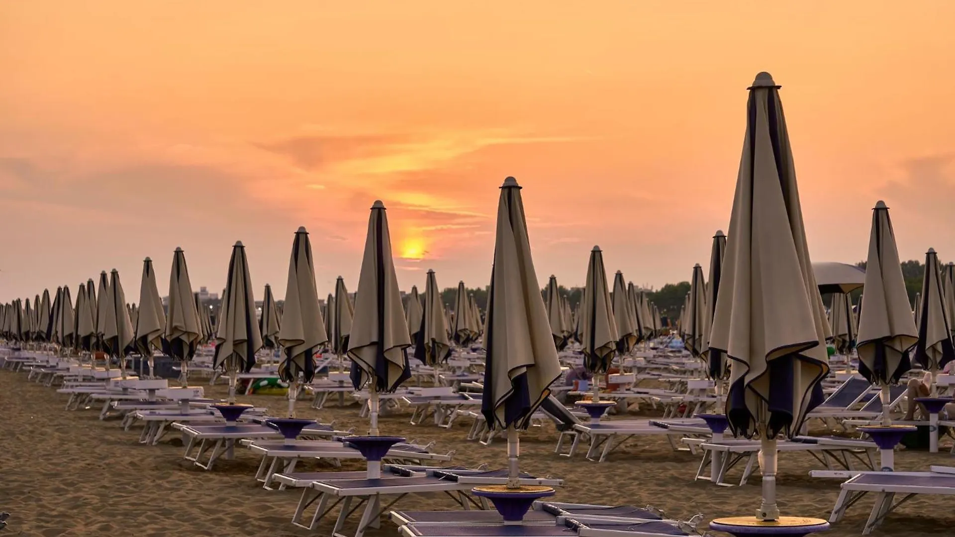 Comfortable Apartment In The Heart Of Bibione Italien